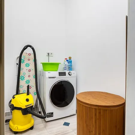 Апартамент Spacious 2br Zadruga South Пловдив